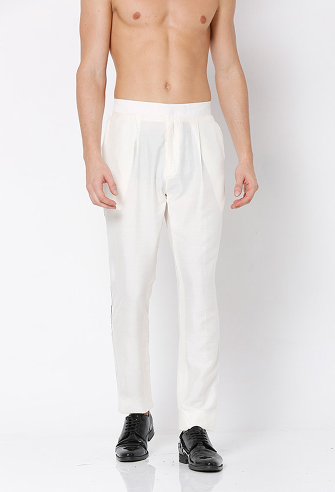 Buy The Indian Garage Co Relaxed Chinos Trousers - Trousers for Men  21949984 | Myntra